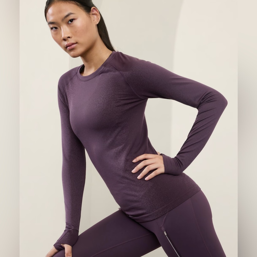 Athleta Momentum Seamless Long Sleeve Shirt purple and gray size XS thumb holes